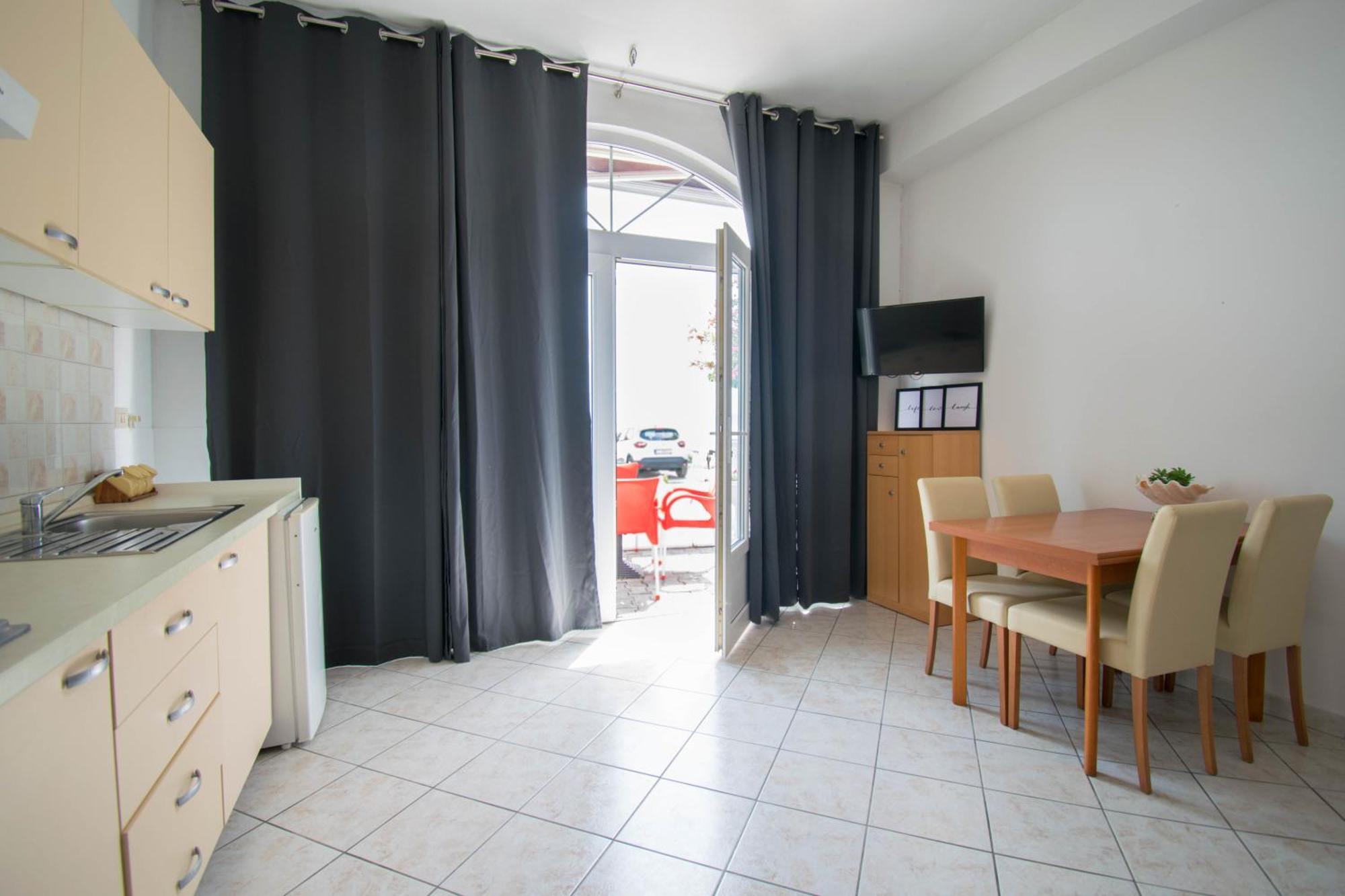Apartments Manuela - Baška Voda المظهر الخارجي الصورة